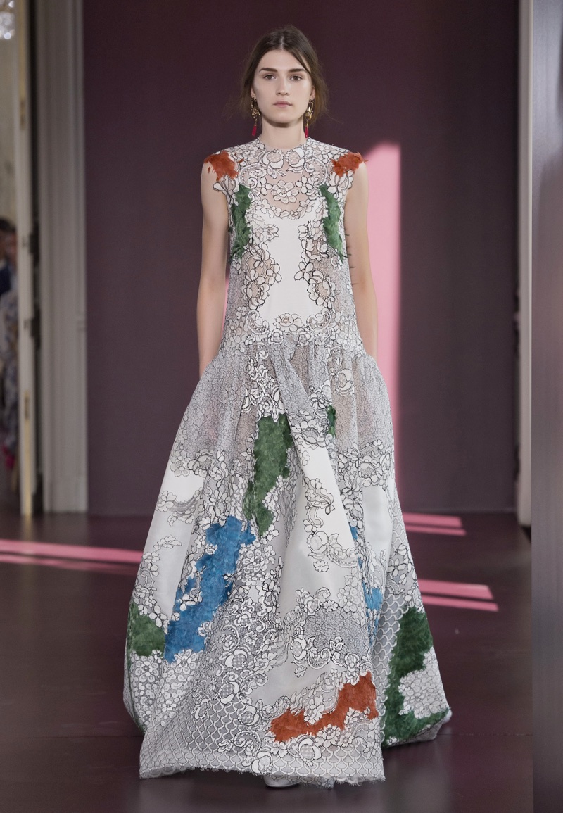 A look from Valentino's fall-winter 2017 haute couture collection