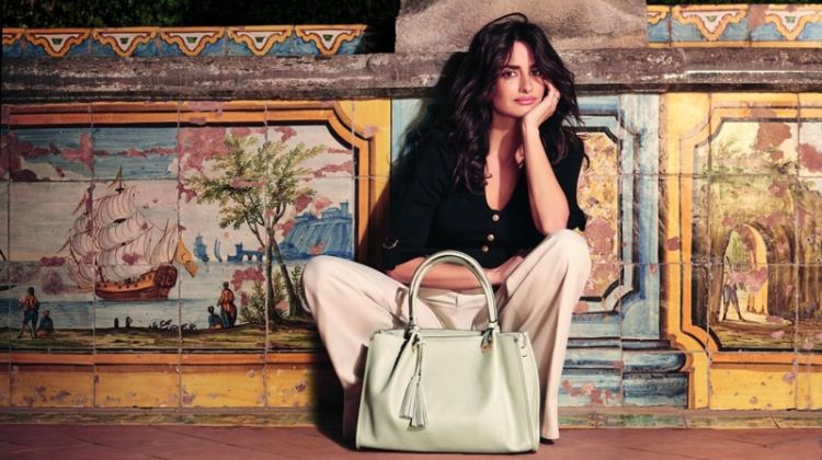 Penelope Cruz stars in Carpisa spring-summer 2018 campaign