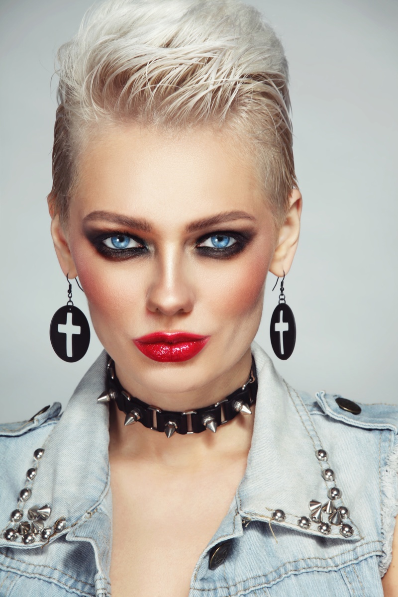 A heavy eyeliner look channels punk vibes.