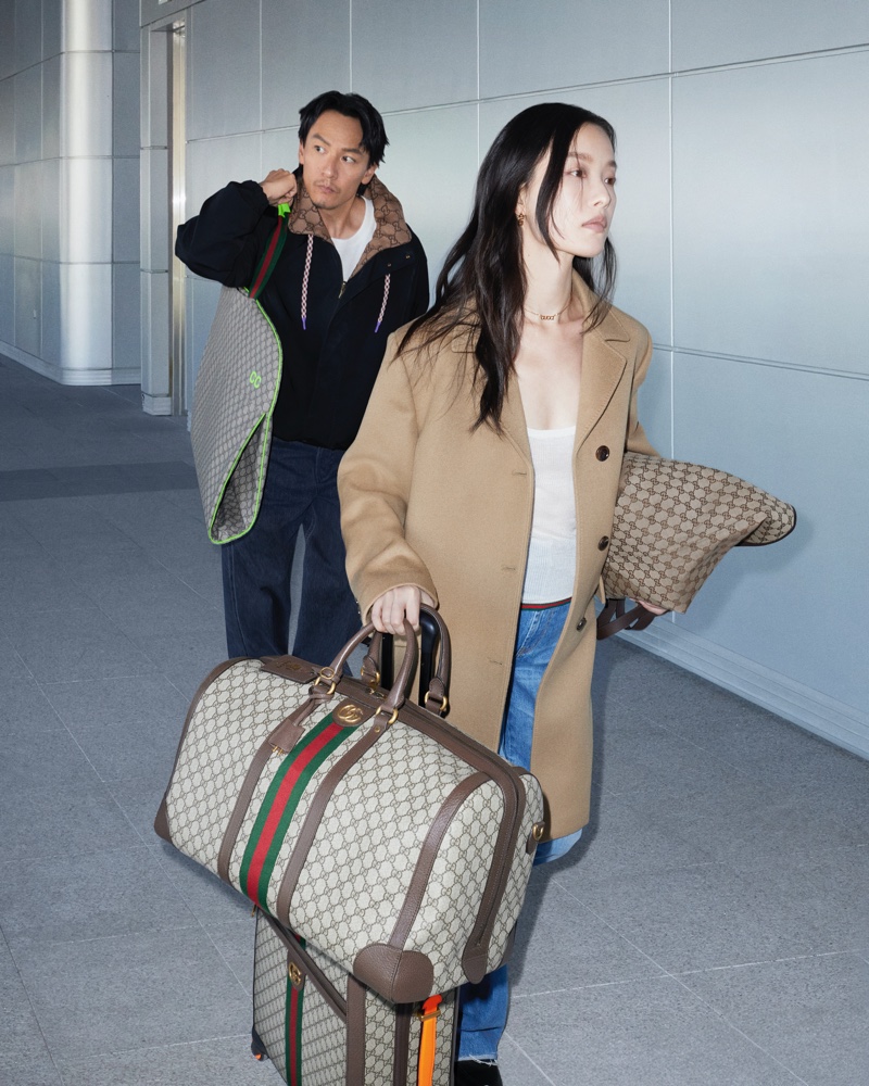 The 2024 Gucci Valigeria collection brings Ni Ni's effortless elegance to the forefront, luggage in tow.