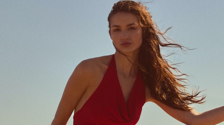 Angelina Frerk Bershka Beachwear Featured