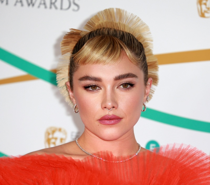 Curtain Micro Bangs Florence Pugh